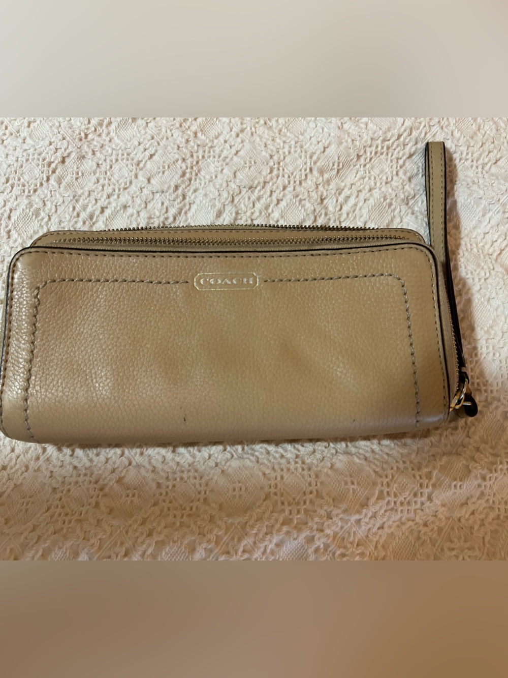 Coach Pebble Leather wallet in Taupe